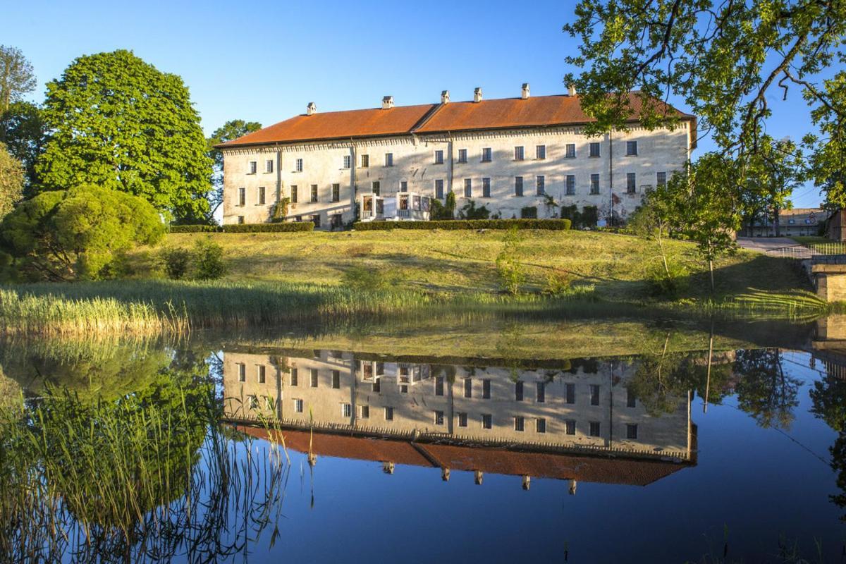 Dundagas Pils Hostel Exterior photo