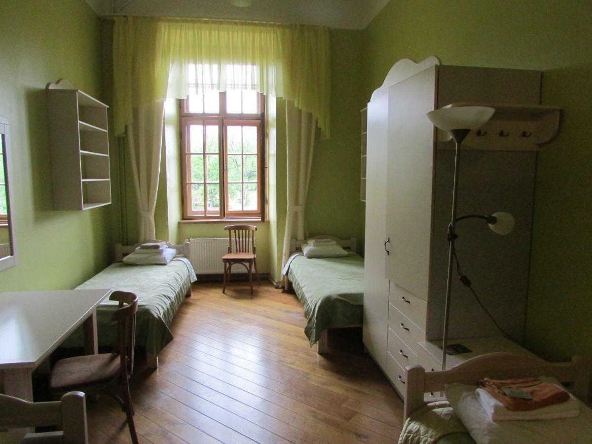 Dundagas Pils Hostel Exterior photo