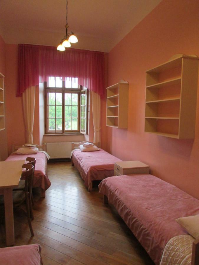 Dundagas Pils Hostel Exterior photo