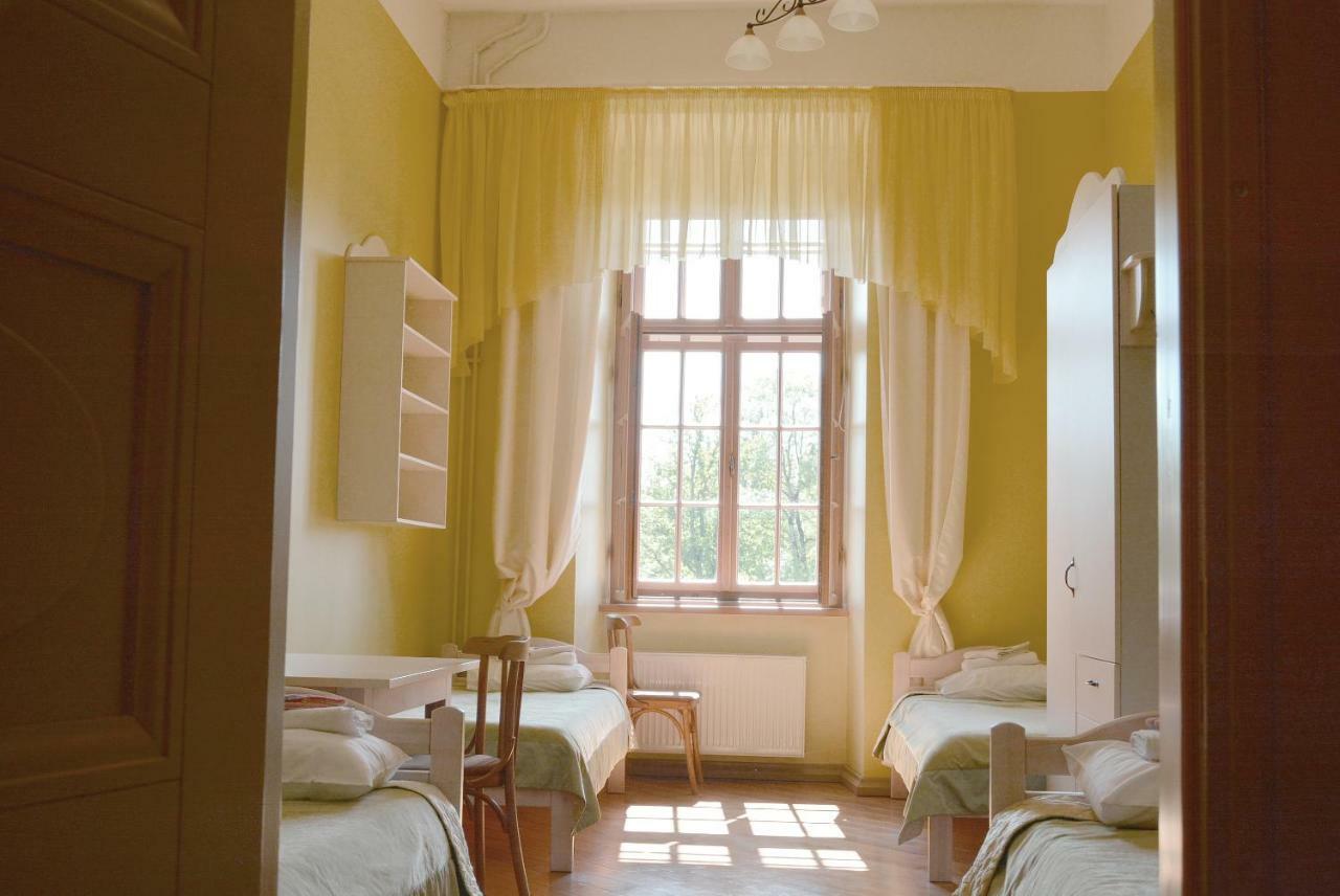 Dundagas Pils Hostel Exterior photo
